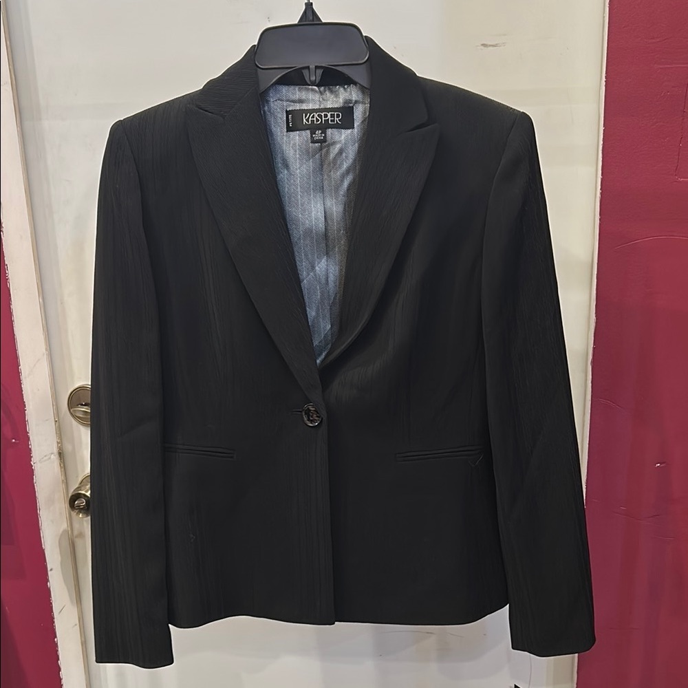 *Kasper Women's Black Blazer